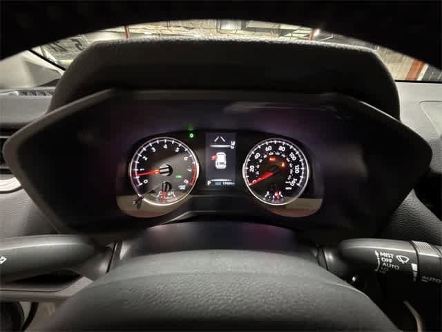 2022 Toyota RAV4 XLE 34