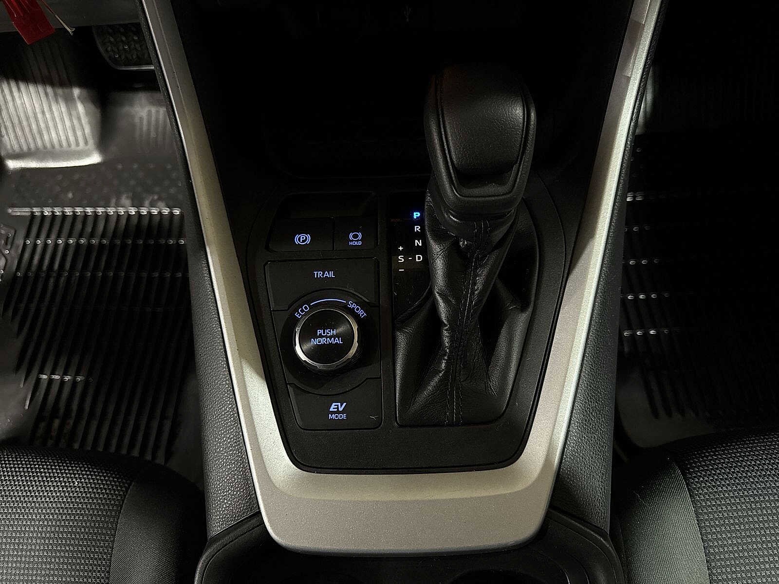 Thumbnail: 2021 Toyota RAV4 - 29