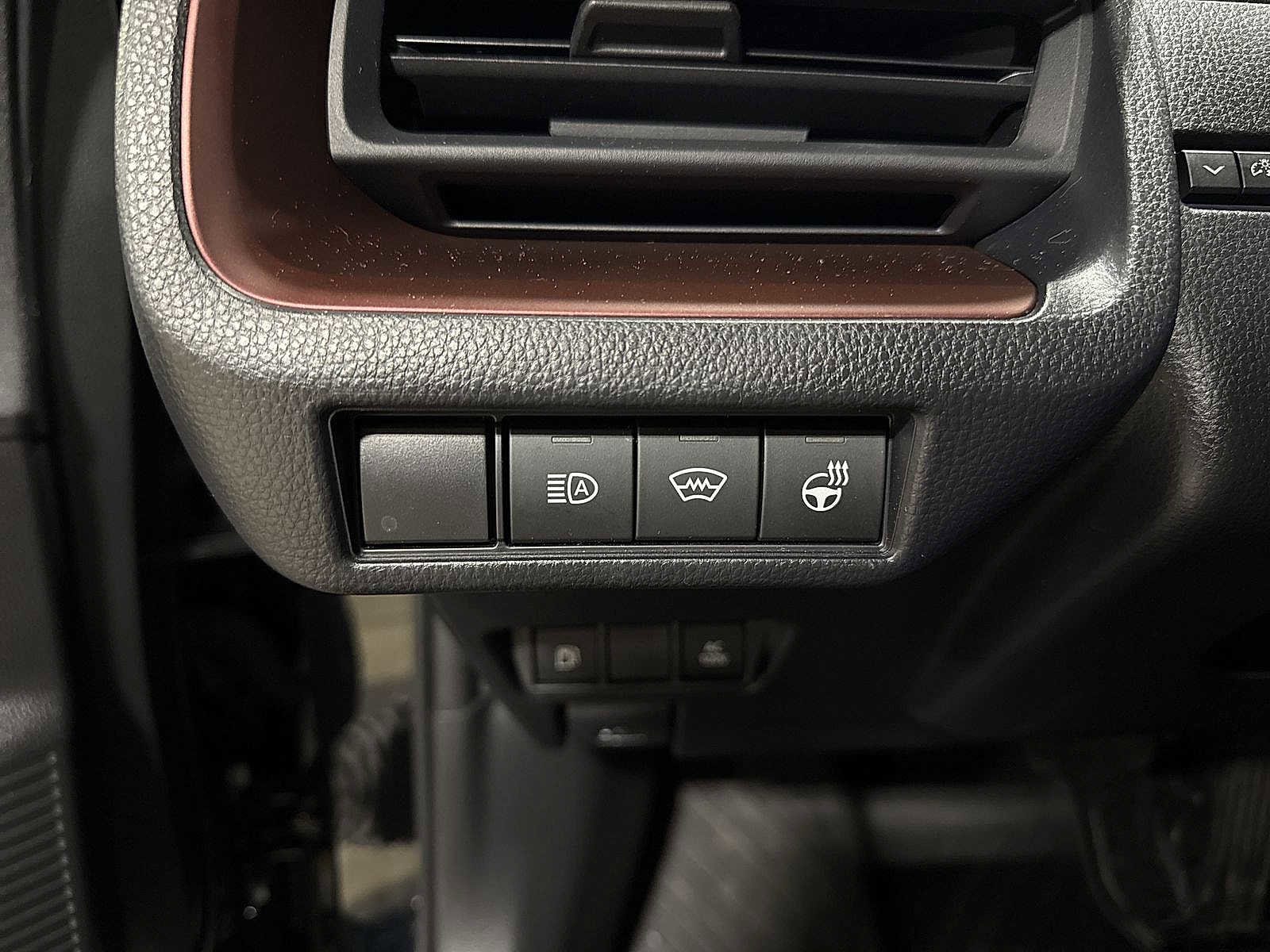 Thumbnail: 2024 Toyota Prius Prime - 32