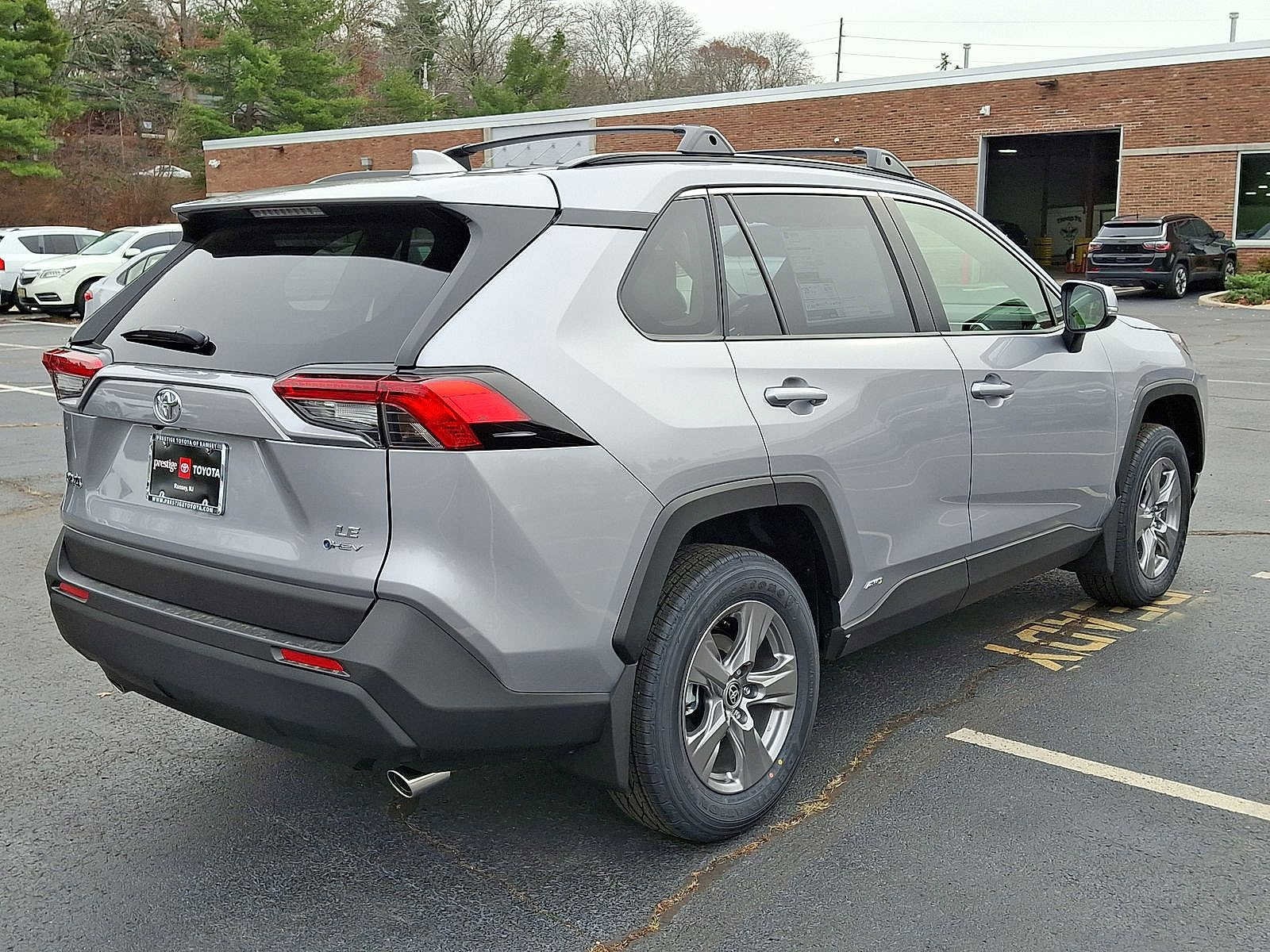 Thumbnail: 2025 Toyota RAV4 - 12