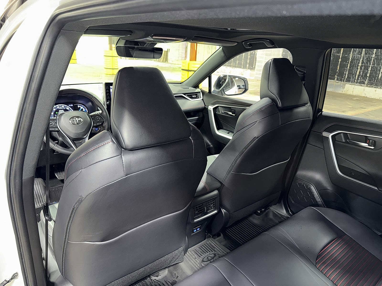 Thumbnail: 2022 Toyota RAV4 - 28