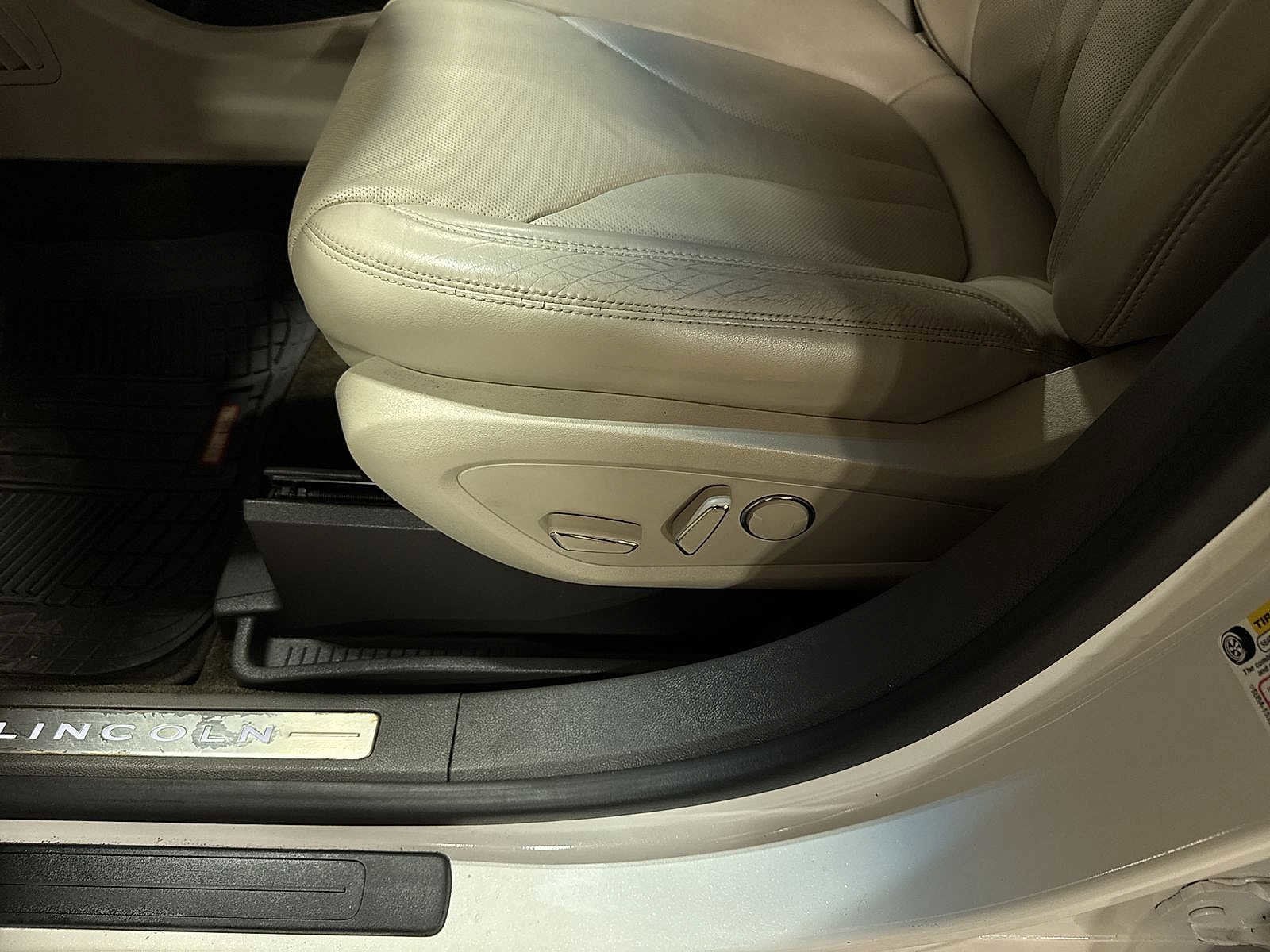 Thumbnail: 2016 Lincoln MKX - 24