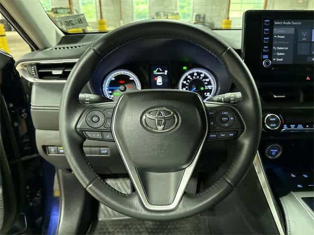 2021 Toyota Venza LE 18