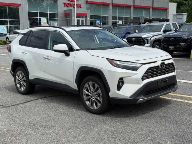 Thumbnail: 2022 Toyota RAV4 - 3
