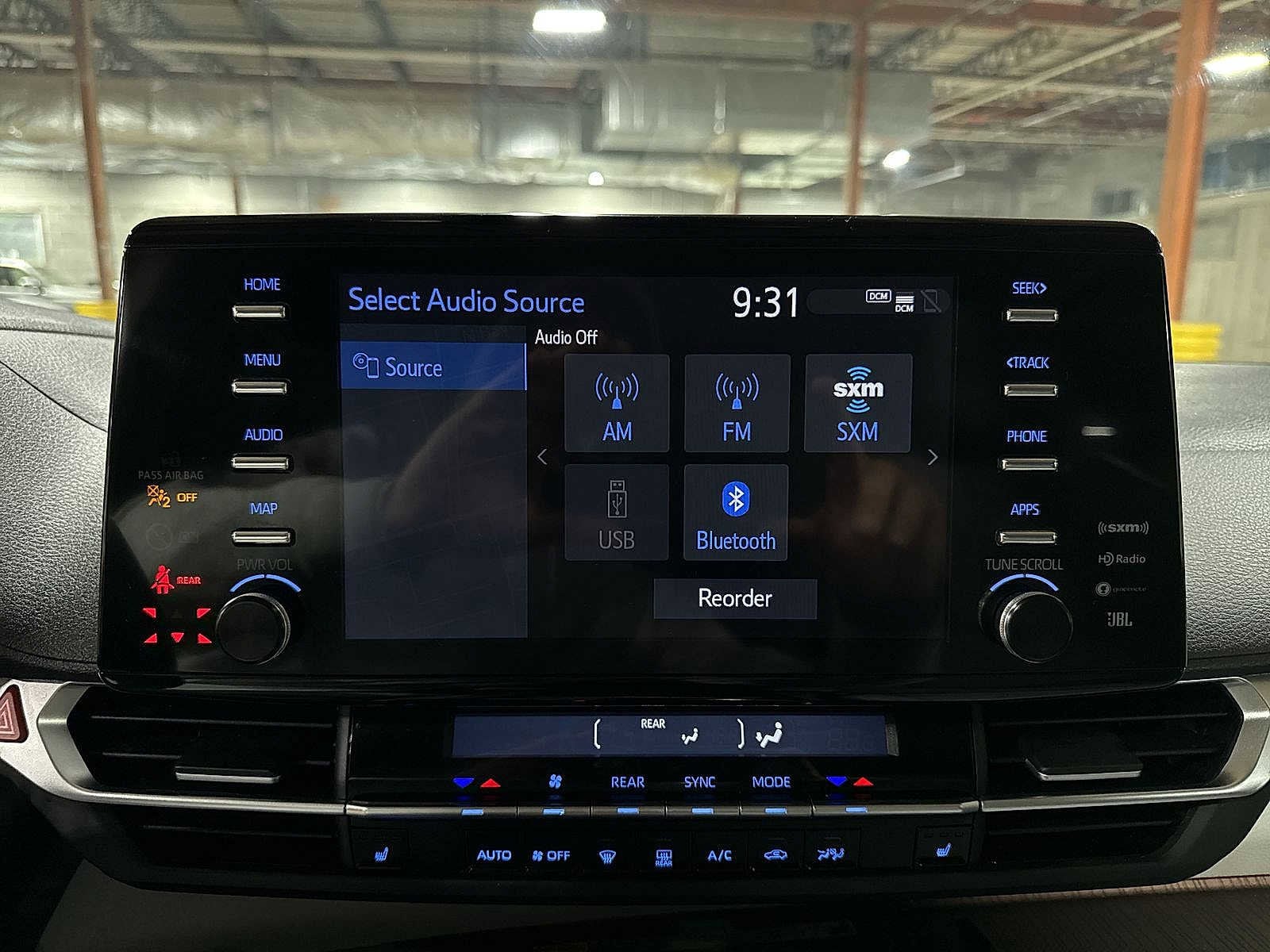 Thumbnail: 2023 Toyota Sienna - 22