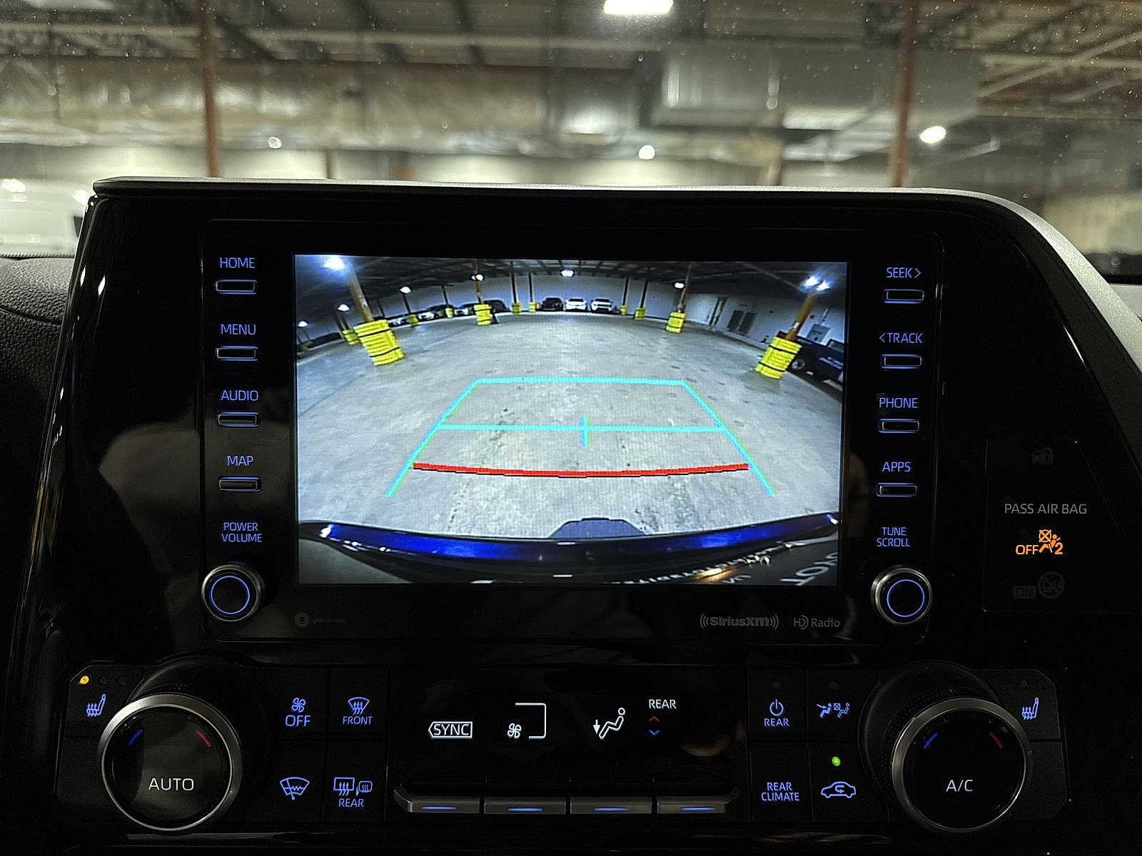 Thumbnail: 2022 Toyota Highlander - 26