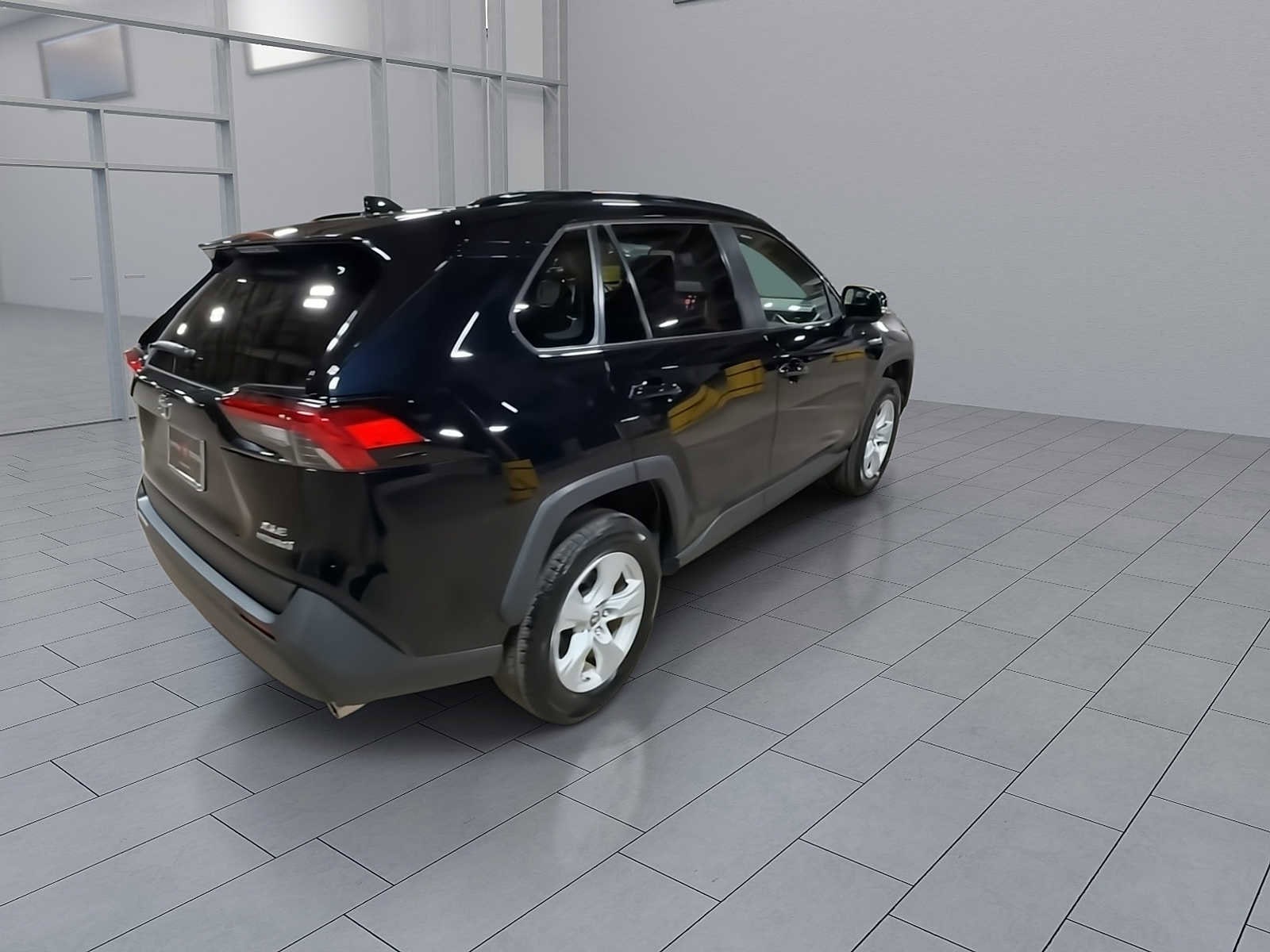 Thumbnail: 2019 Toyota RAV4 - 8