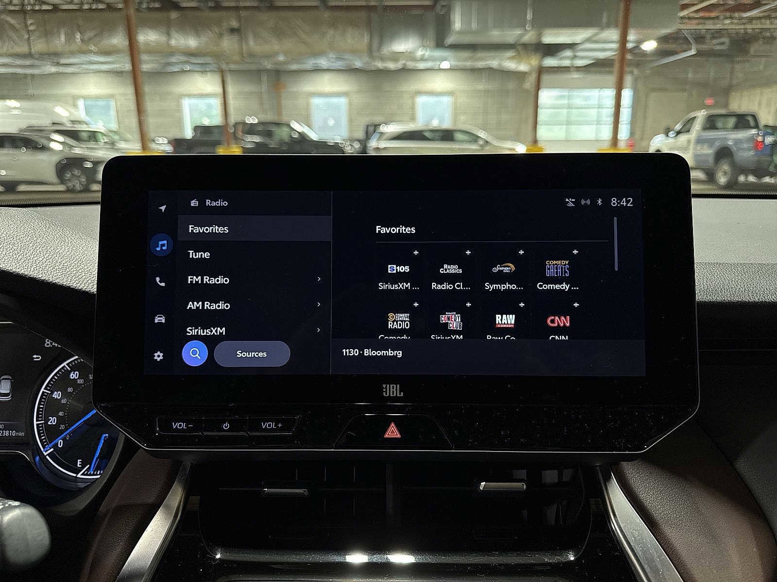 Thumbnail: 2023 Toyota Venza - 20