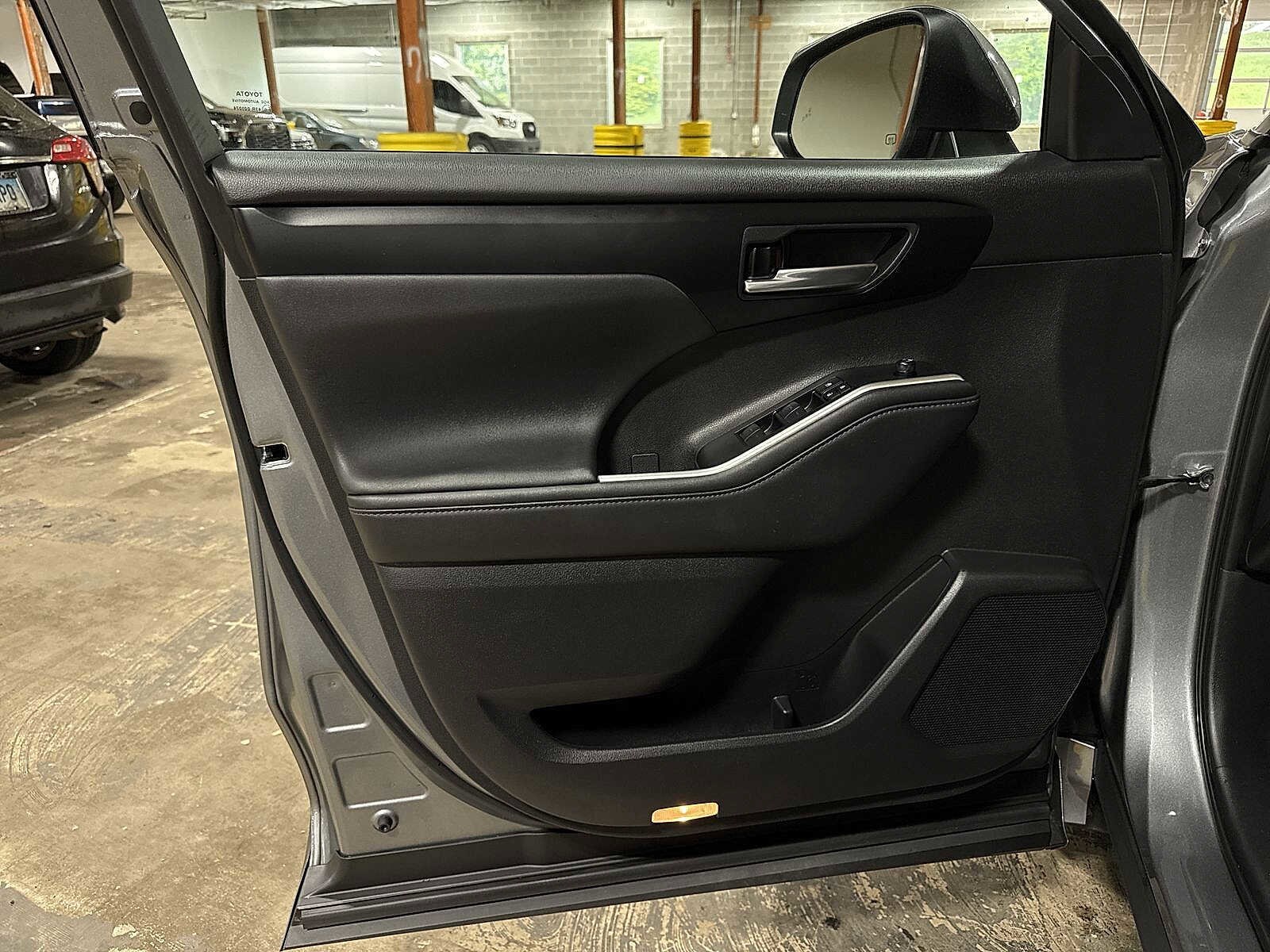 Thumbnail: 2026 Toyota Highlander - 33