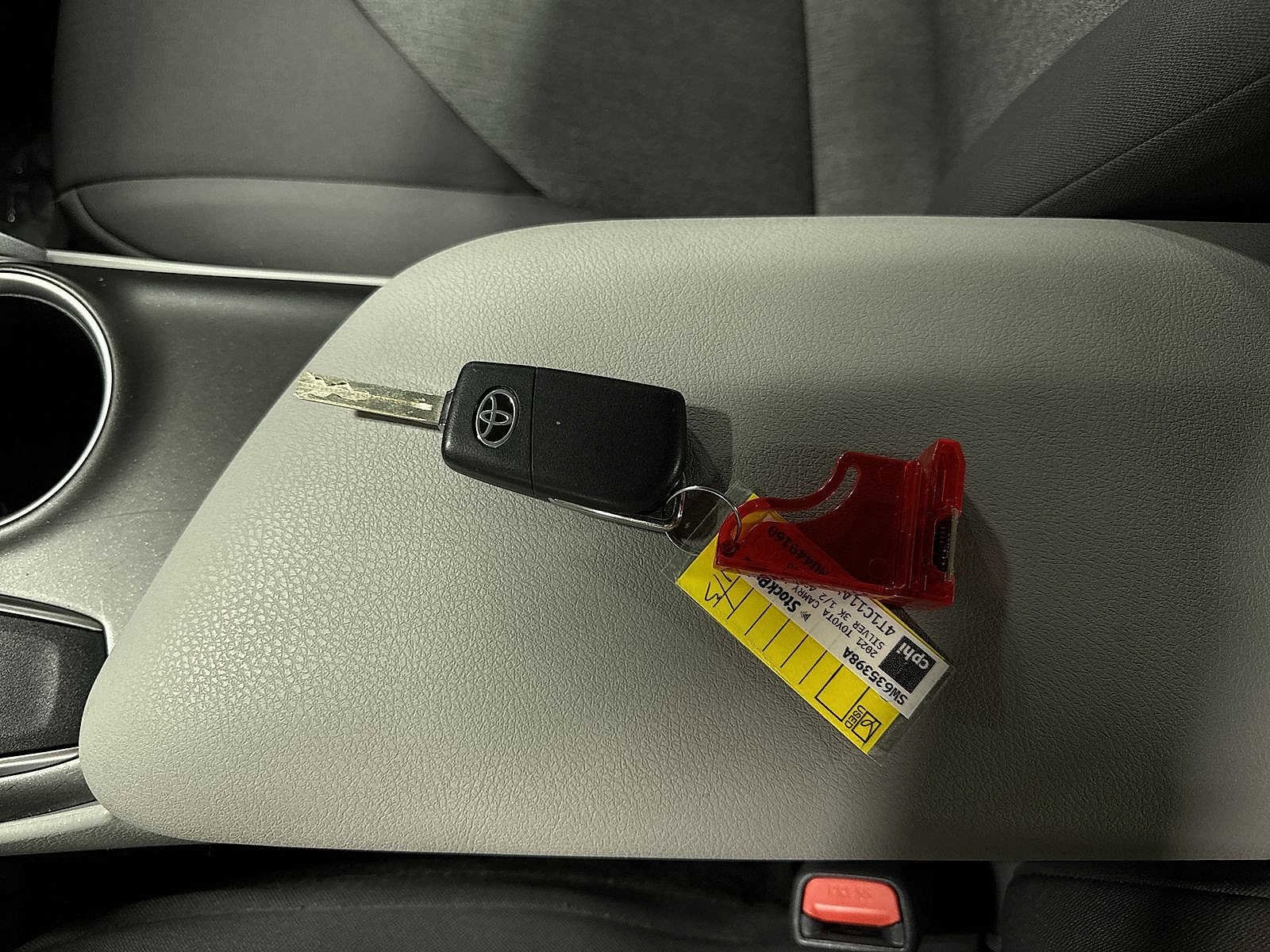 Thumbnail: 2021 Toyota Camry - 31