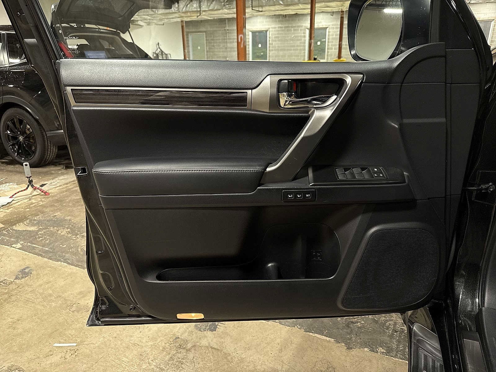 Thumbnail: 2023 Lexus GX - 31