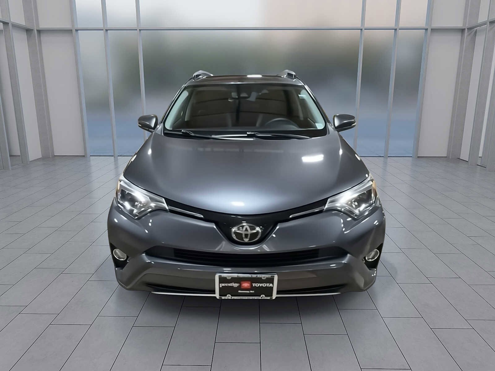 2018 Toyota RAV4 Limited photo 3