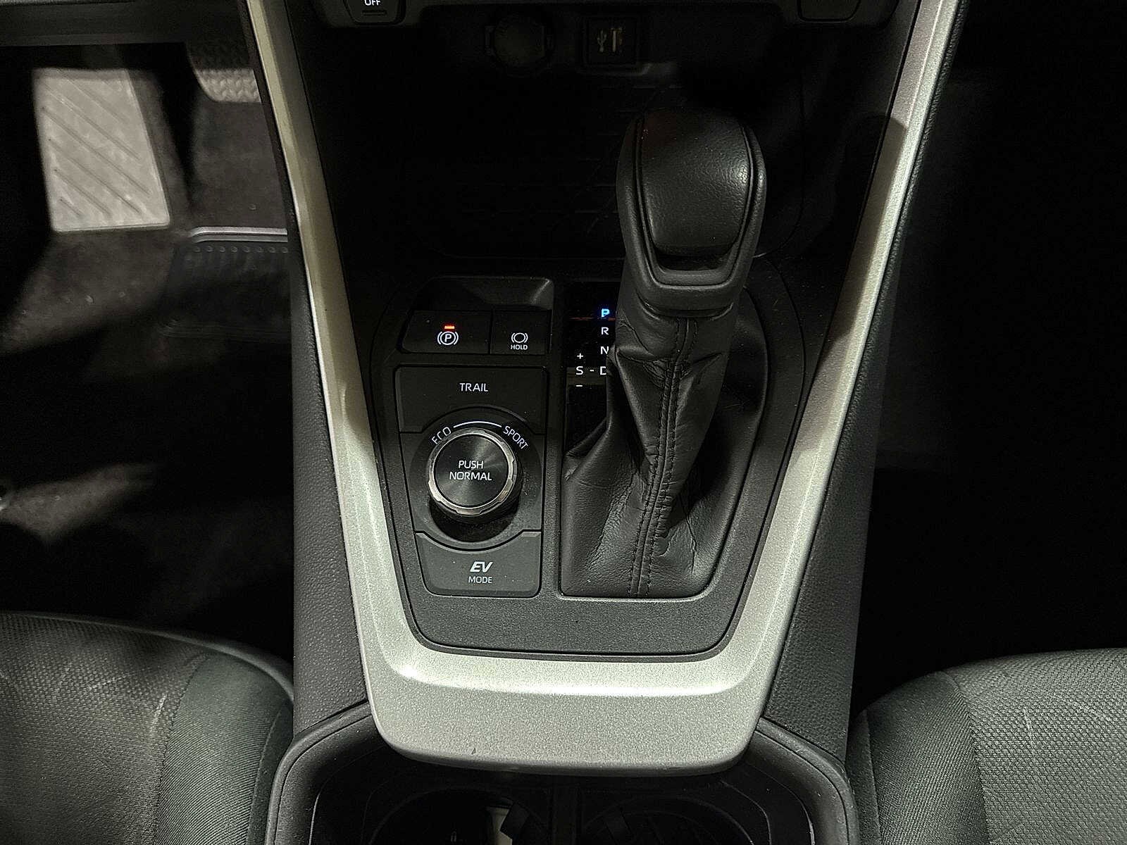 Thumbnail: 2024 Toyota RAV4 - 31