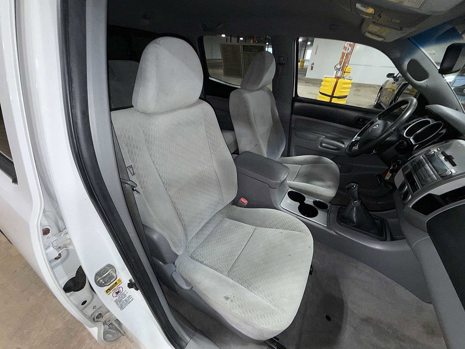 Thumbnail: 2010 Toyota Tacoma - 16