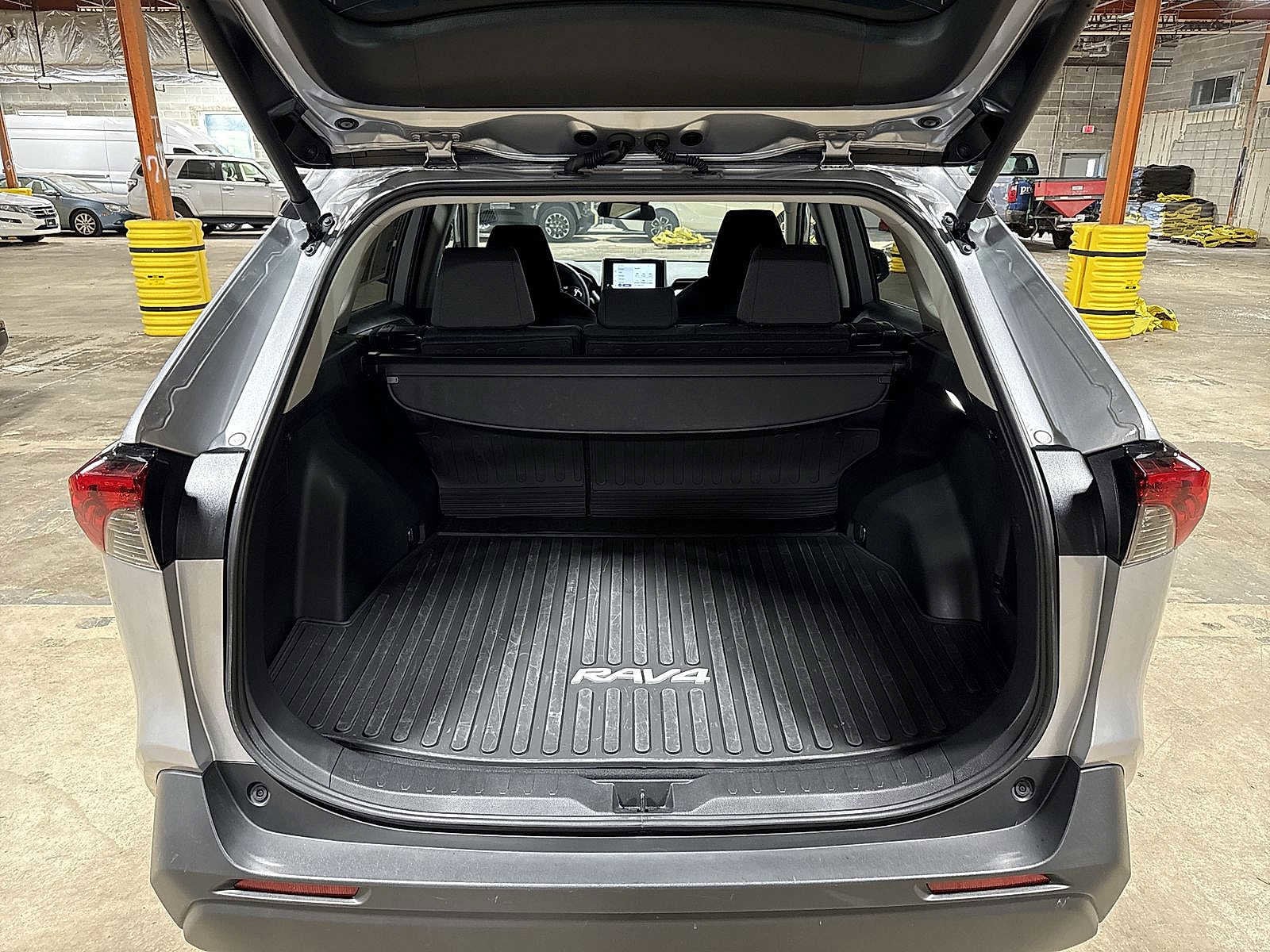 Thumbnail: 2025 Toyota RAV4 - 20