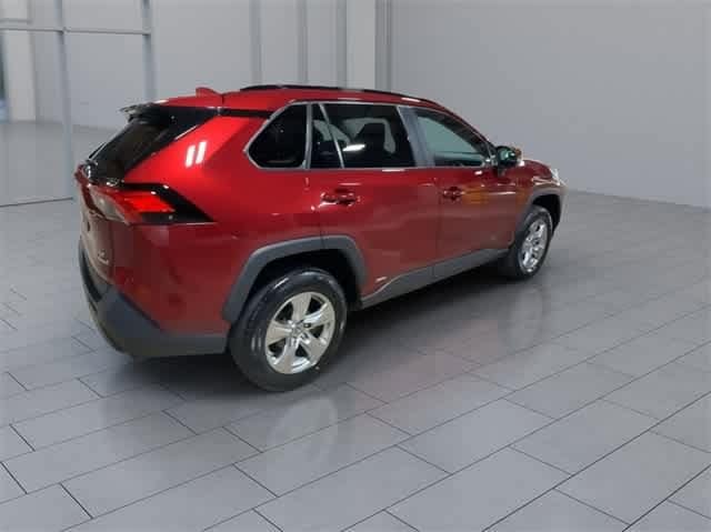 2022 Toyota RAV4 LE 8