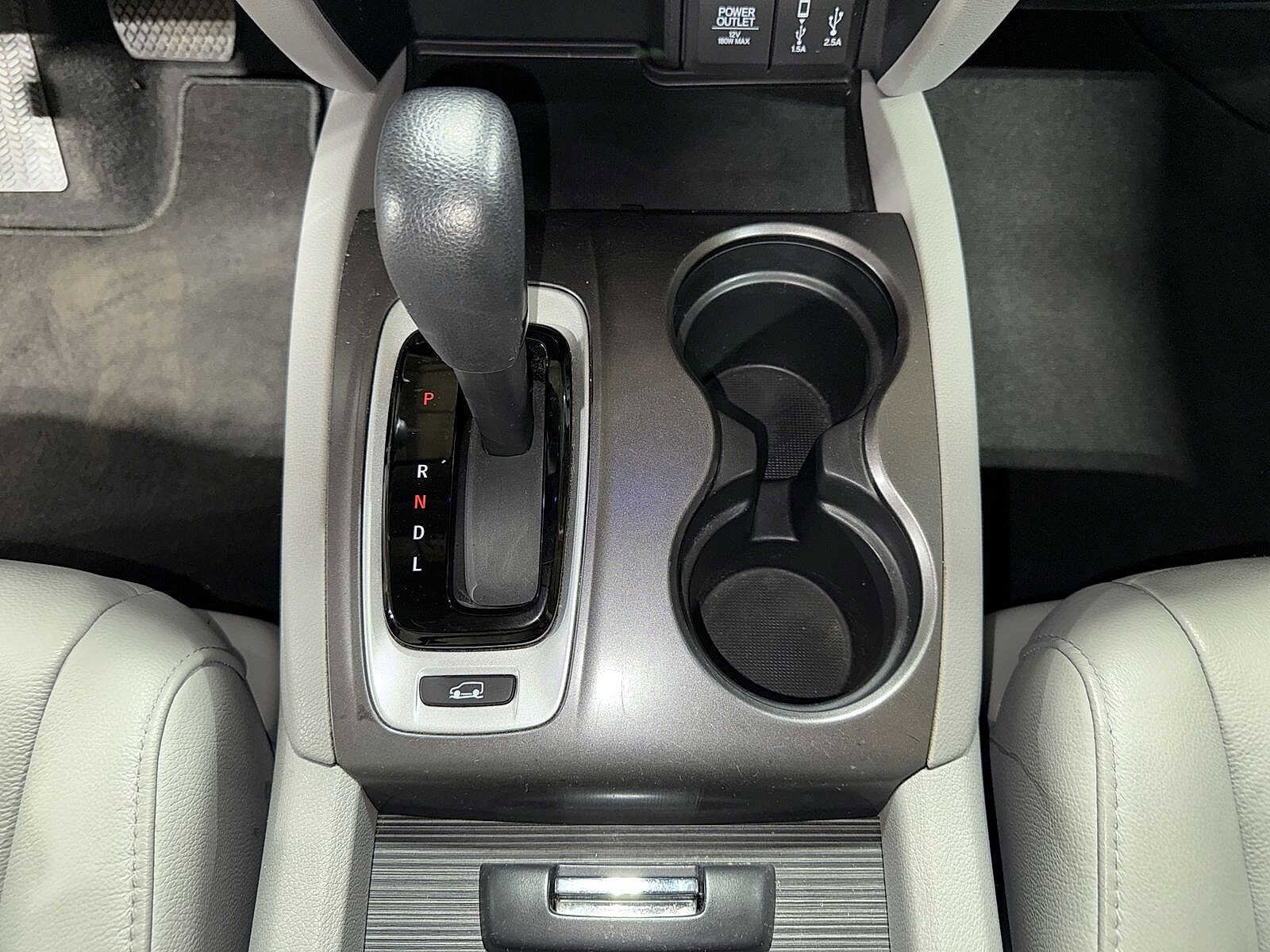 Thumbnail: 2017 Honda Pilot - 33