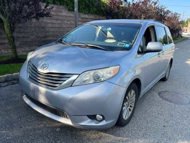 Thumbnail: 2011 Toyota Sienna - 1