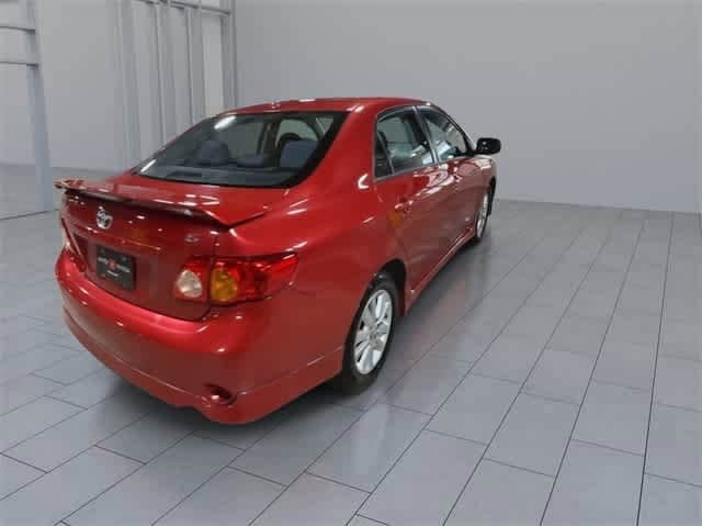 Thumbnail: 2010 Toyota Corolla - 8