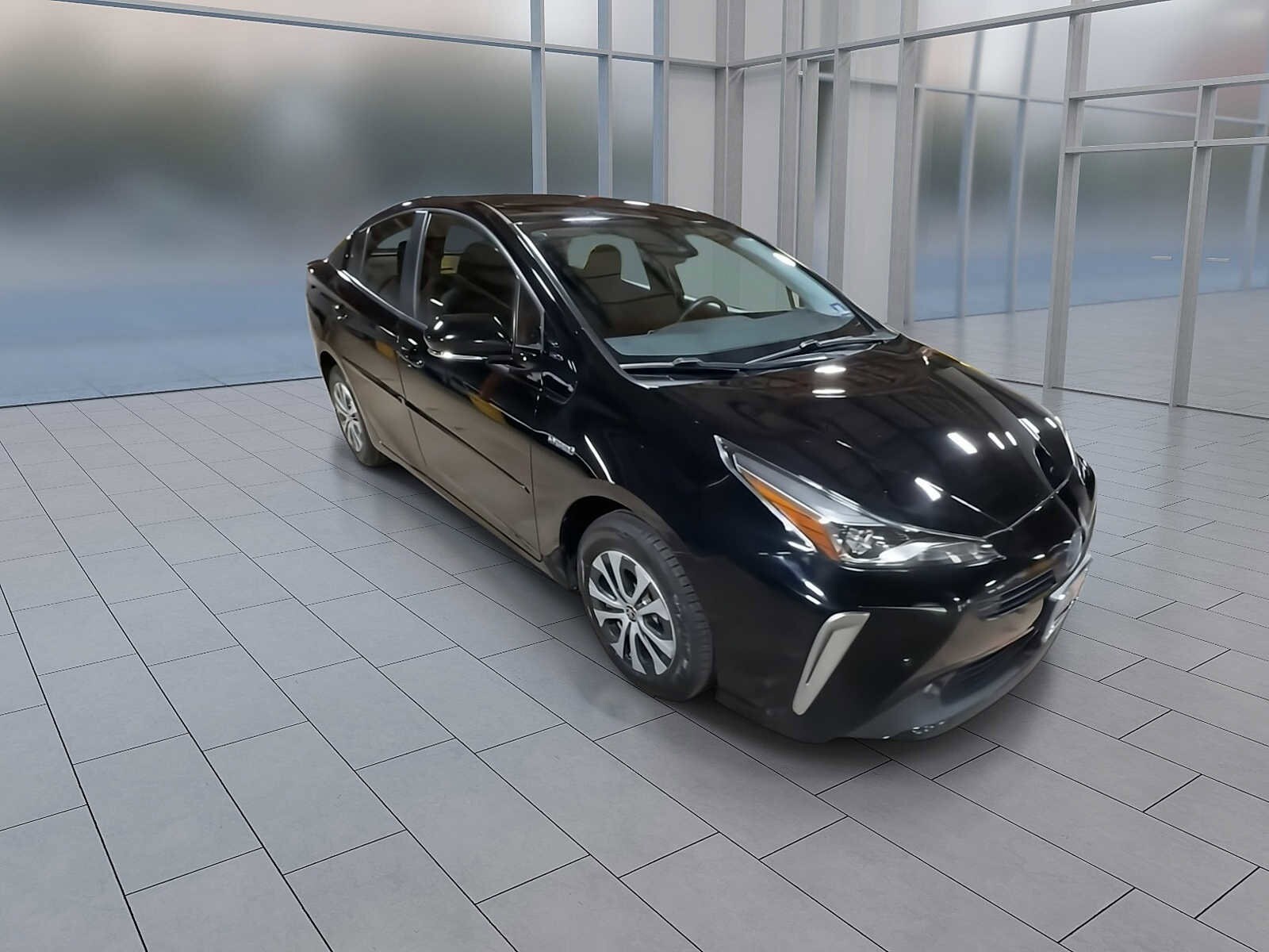 2019 Toyota Prius LE AWD-e photo 2