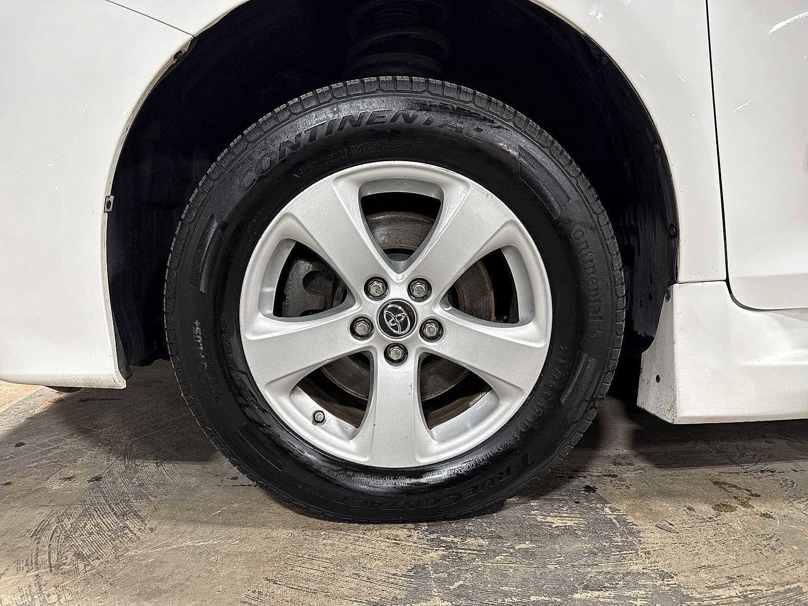 Thumbnail: 2018 Toyota Sienna - 11