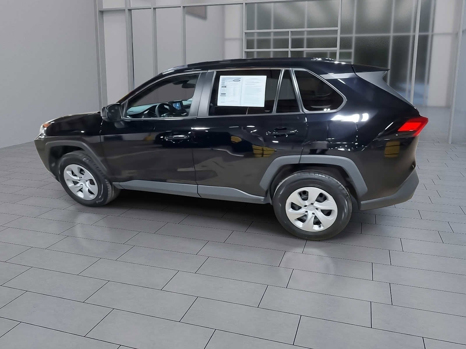 Thumbnail: 2019 Toyota RAV4 - 4