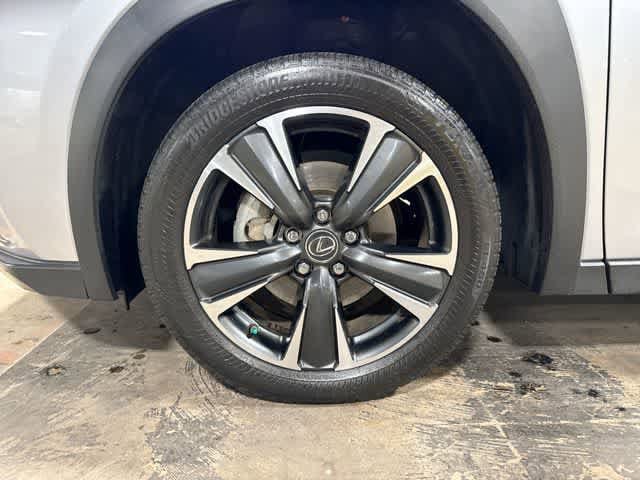 Thumbnail: 2023 Lexus UX - 10
