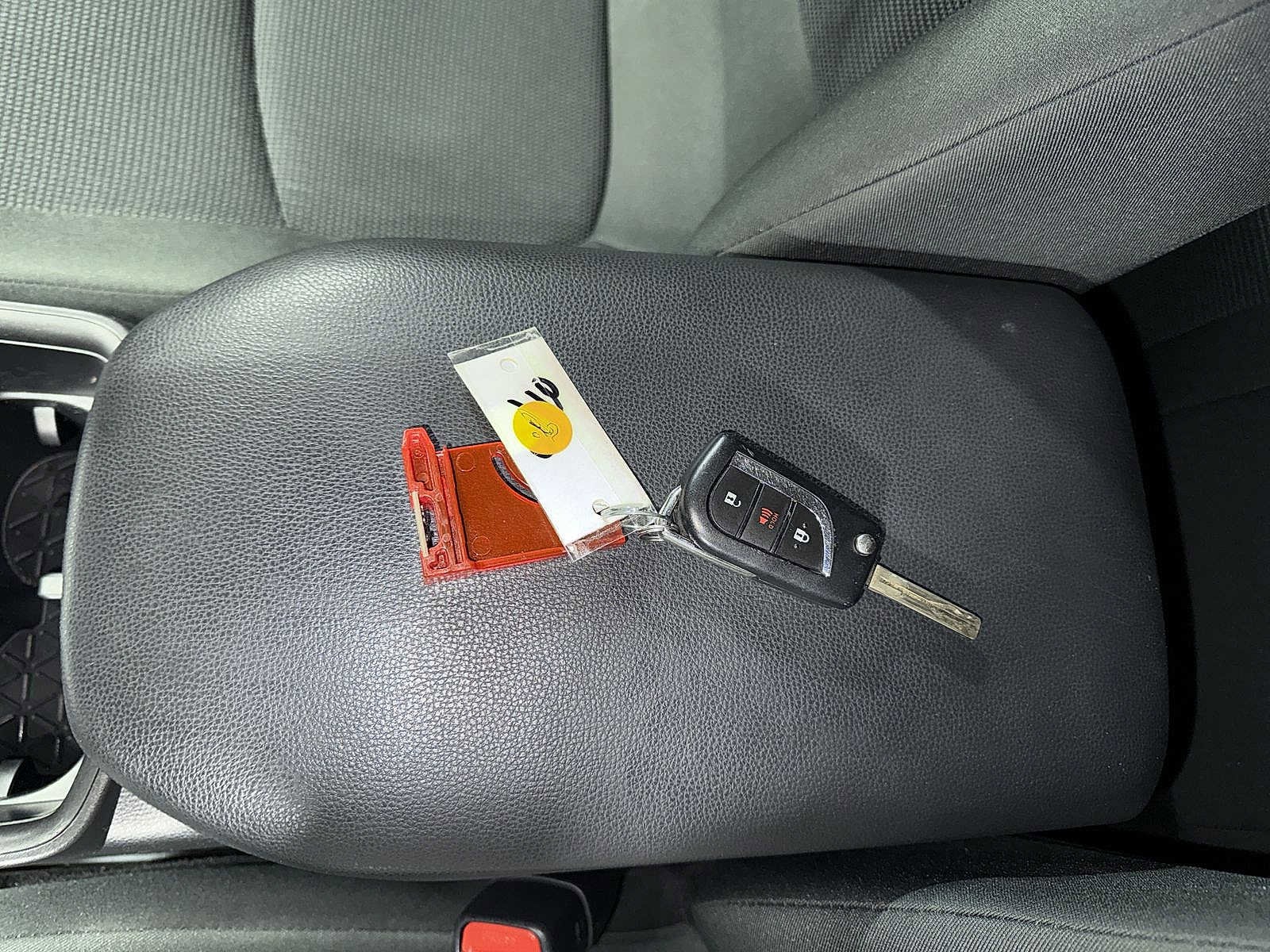 Thumbnail: 2023 Toyota RAV4 - 31