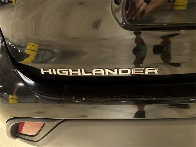 Thumbnail: 2023 Toyota Highlander - 27