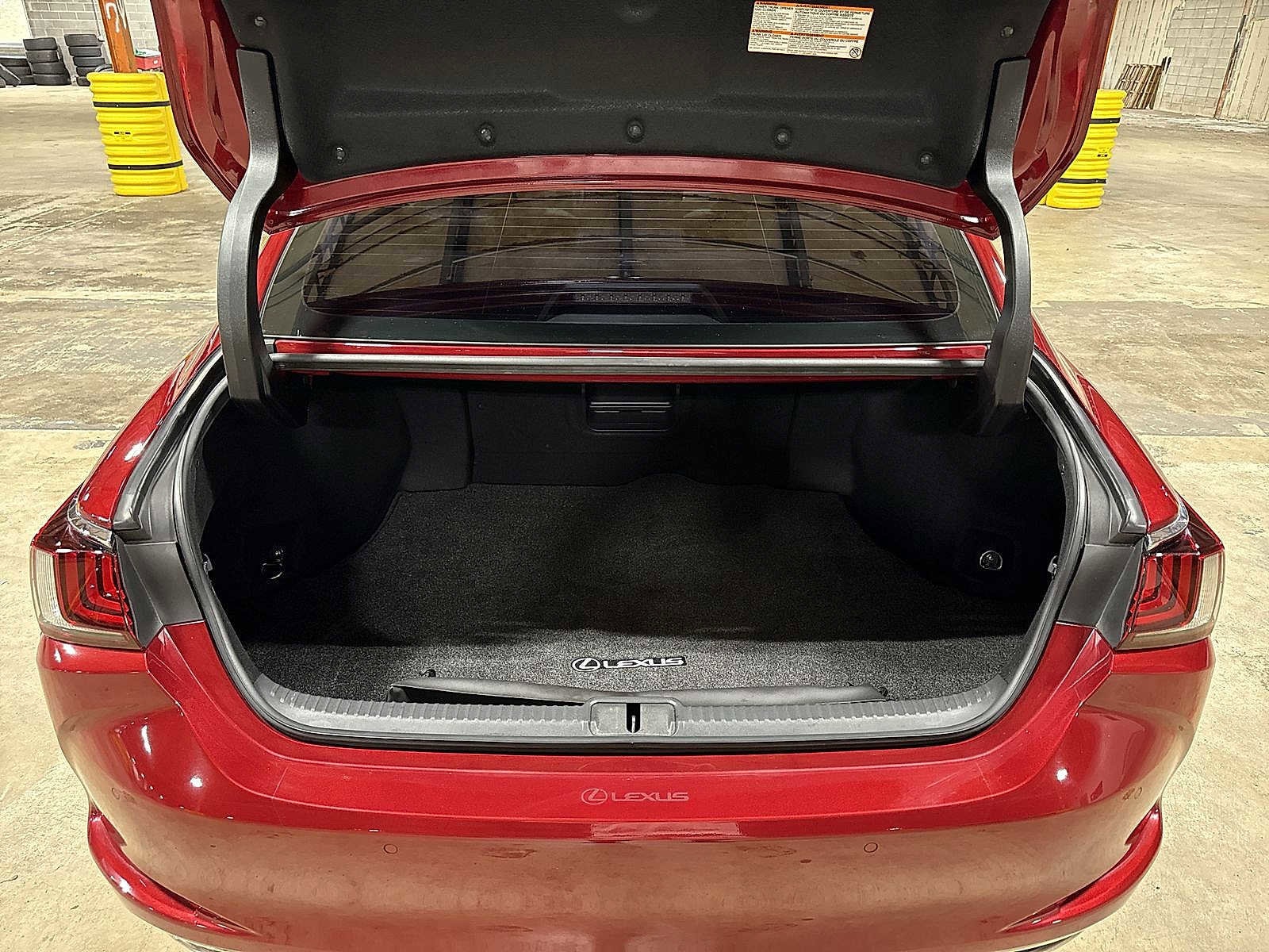 Thumbnail: 2022 Lexus ES - 11