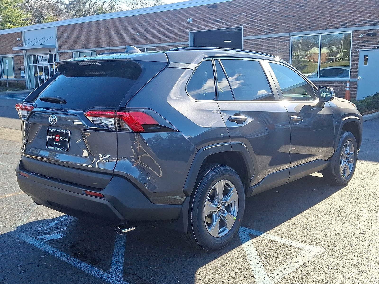 Thumbnail: 2025 Toyota RAV4 - 18