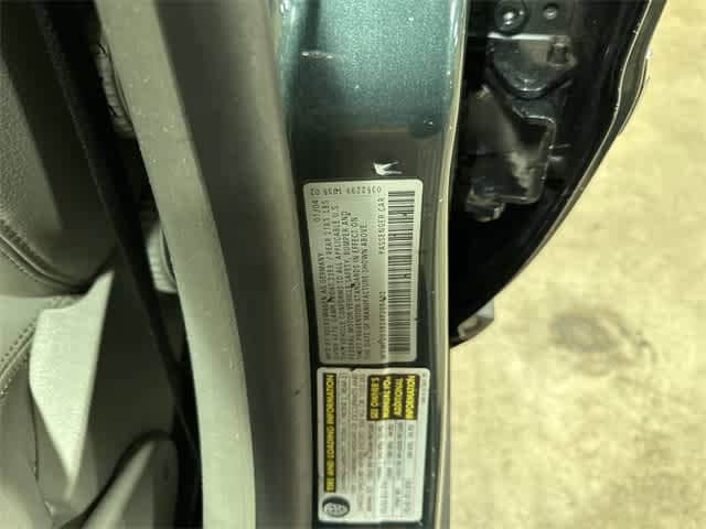 Thumbnail: 2004 Volkswagen Passat - 14