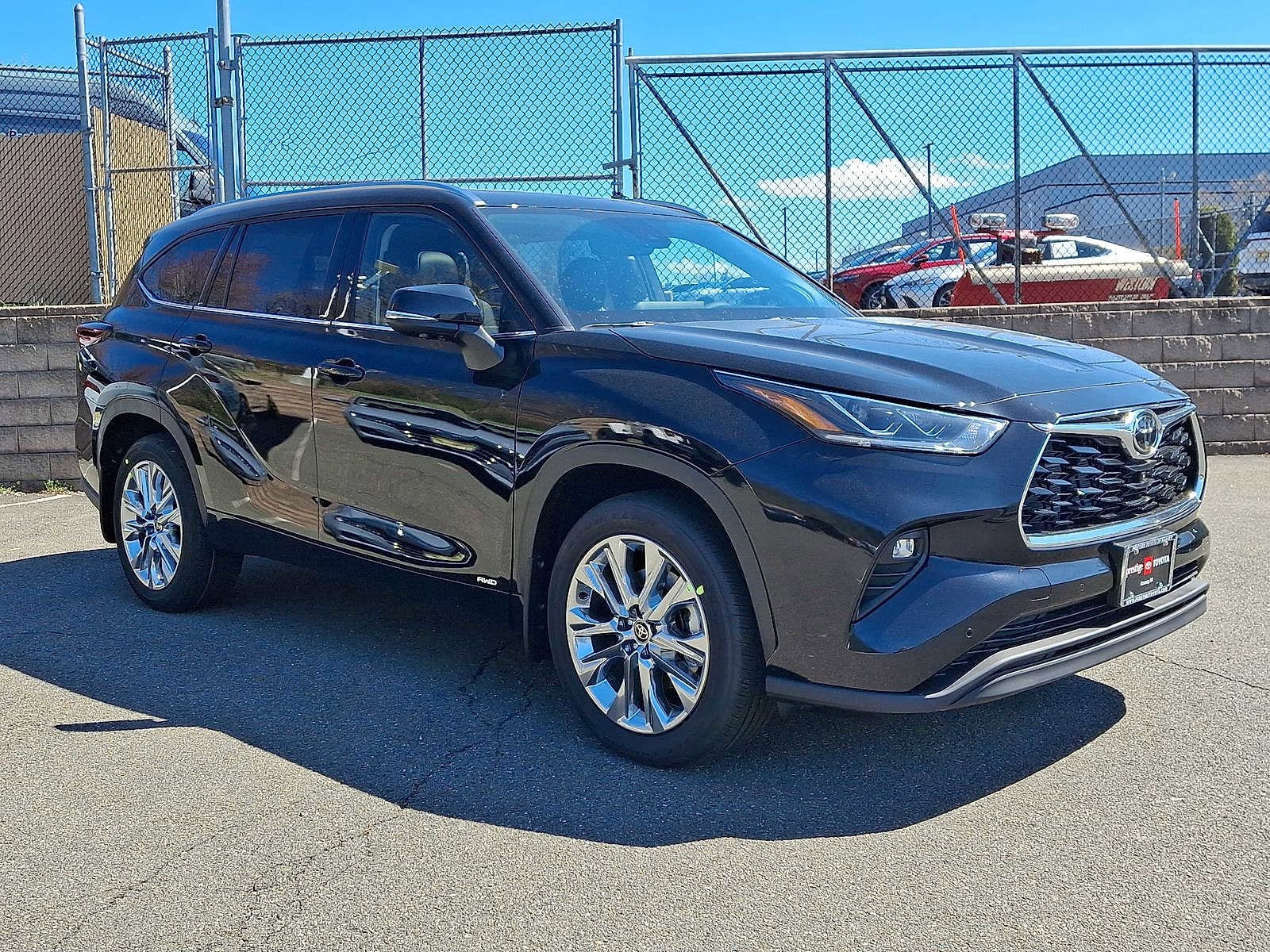 Thumbnail: 2026 Toyota Highlander - 25