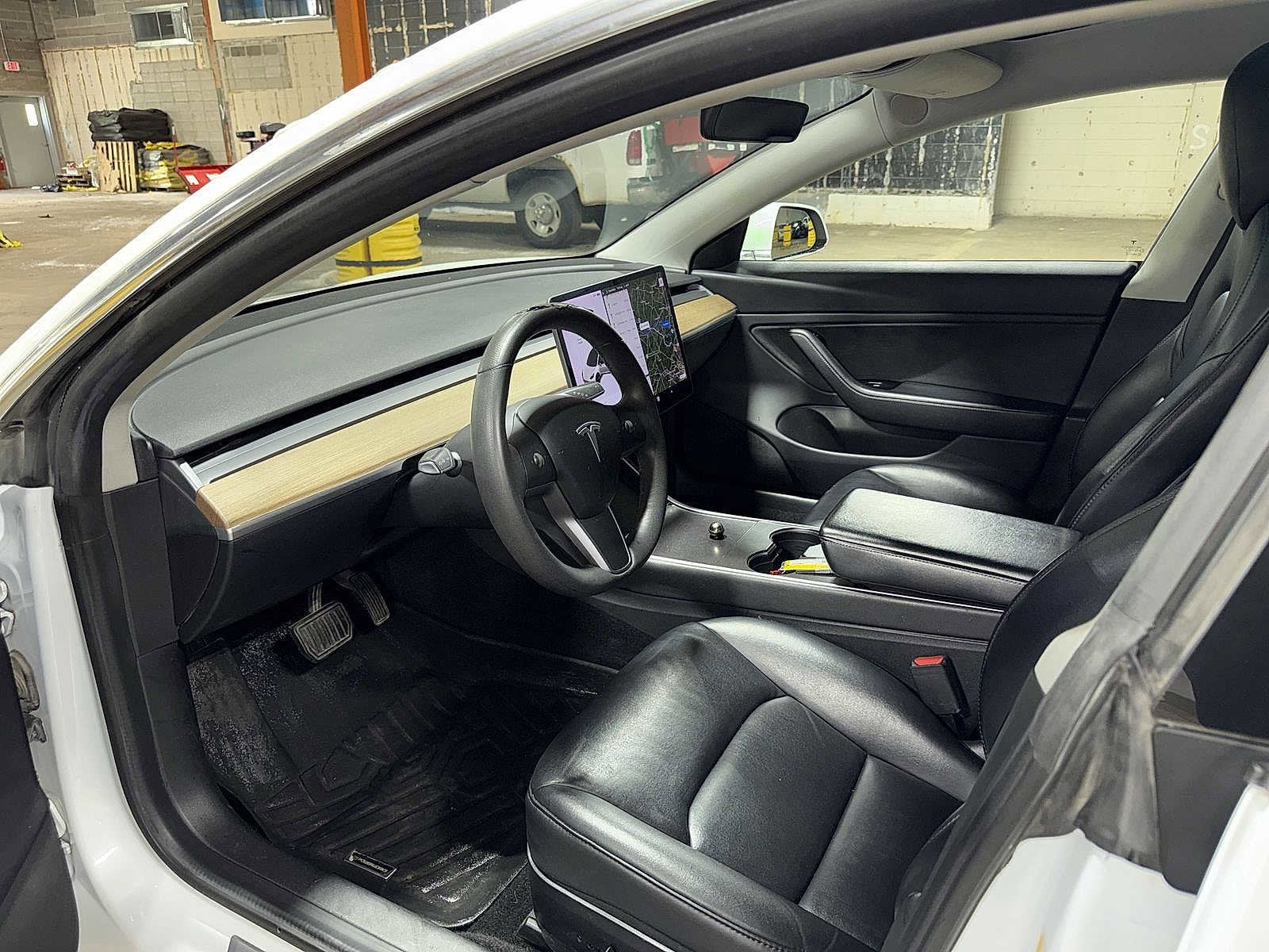 Thumbnail: 2019 Tesla Model 3 - 28
