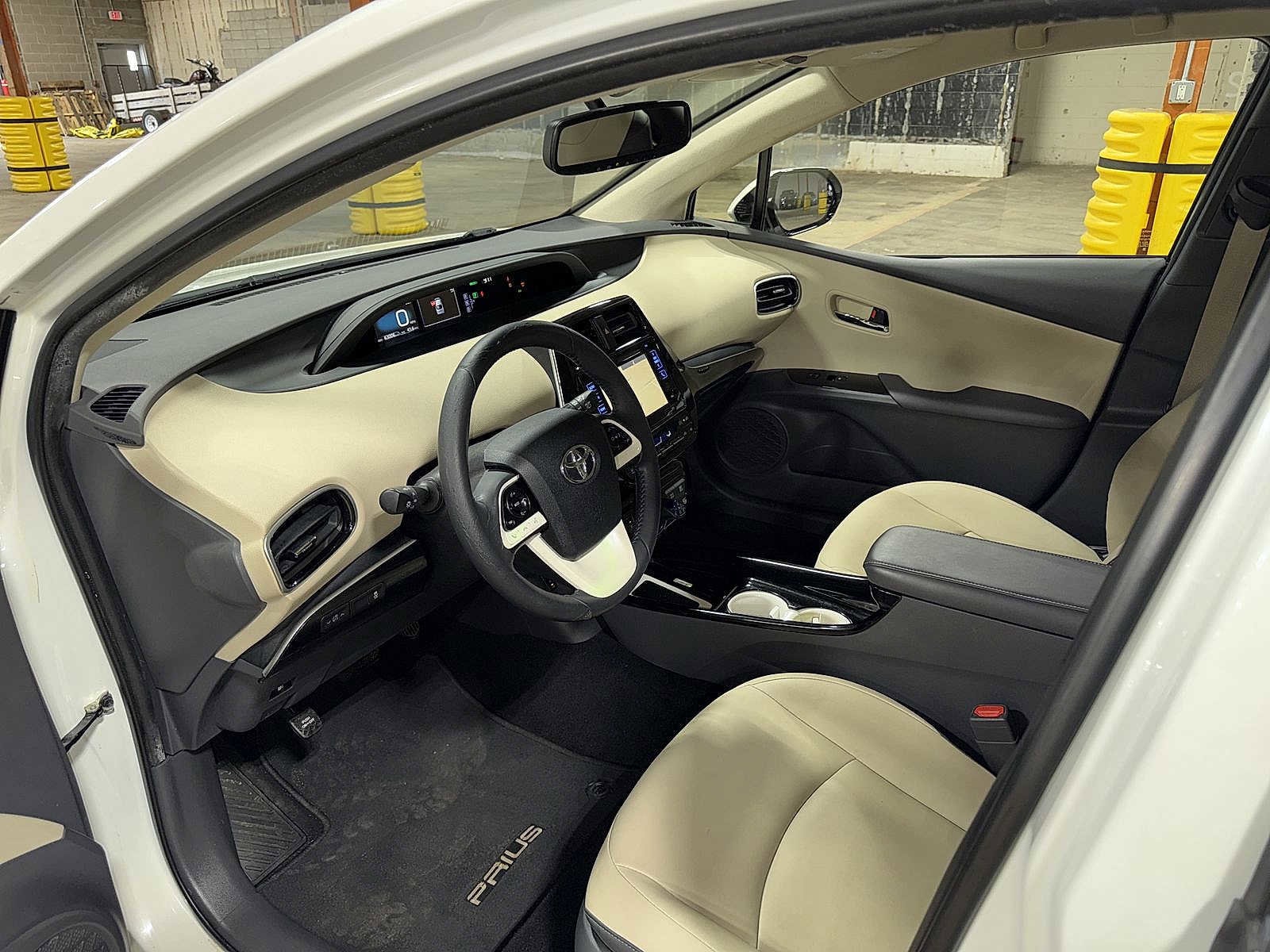 Thumbnail: 2016 Toyota Prius - 28