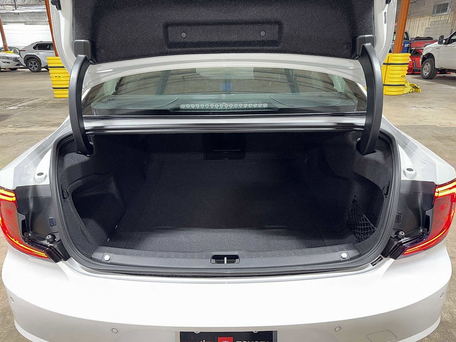 Thumbnail: 2025 Volvo S90 - 11