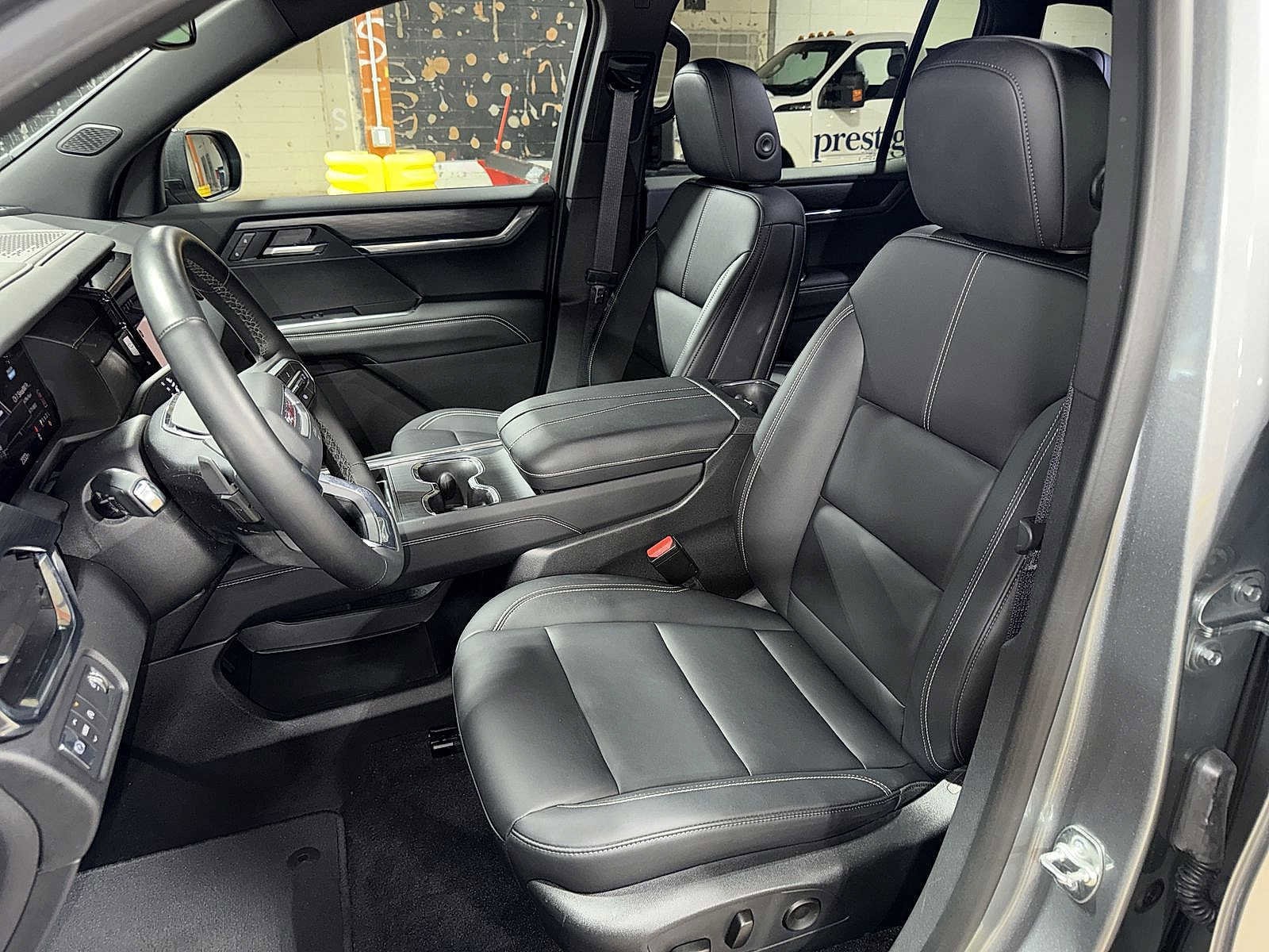 Thumbnail: 2025 GMC Acadia - 15