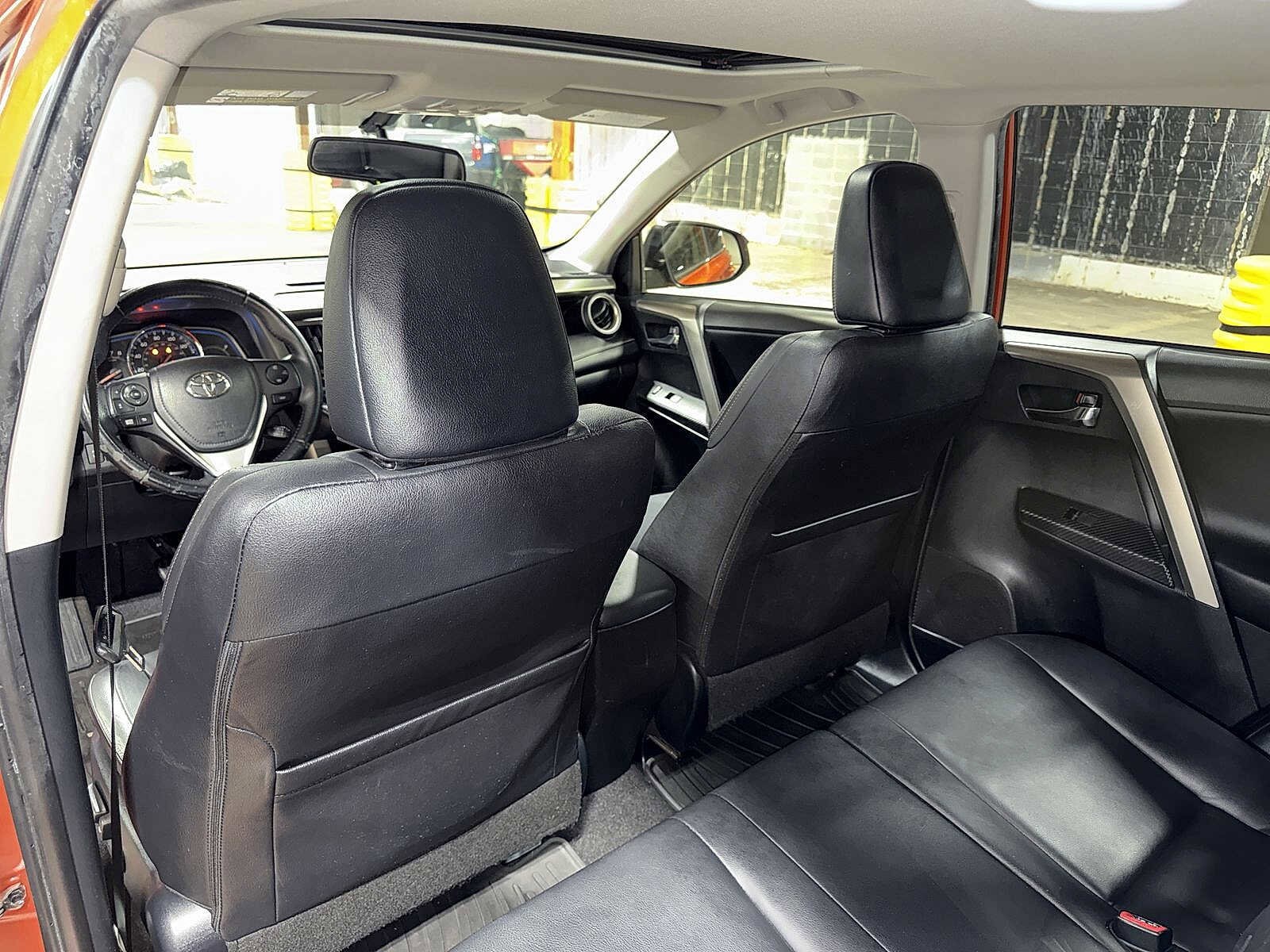 Thumbnail: 2015 Toyota RAV4 - 29