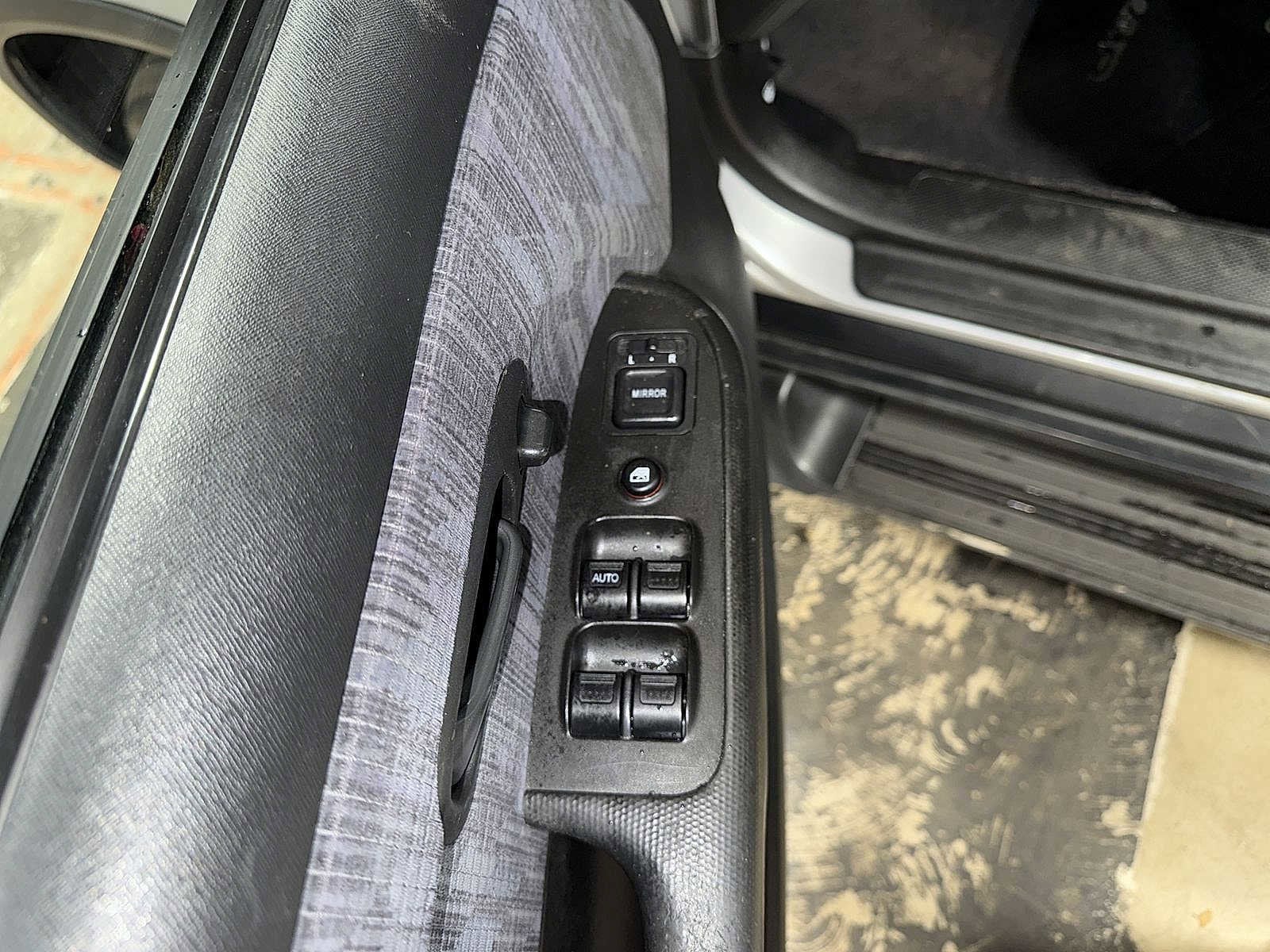 Thumbnail: 2002 Honda CR-V - 22