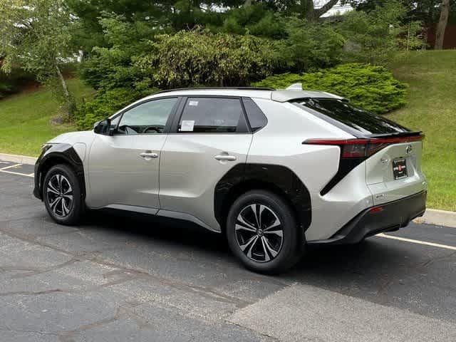 2024 Toyota bZ4X XLE 6