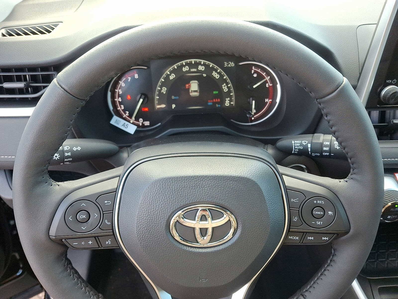 Thumbnail: 2025 Toyota RAV4 - 17