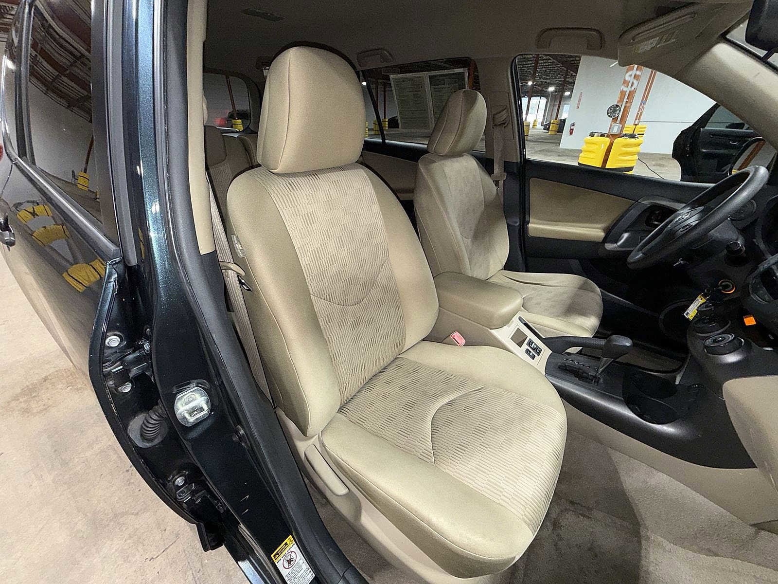 Thumbnail: 2011 Toyota RAV4 - 16