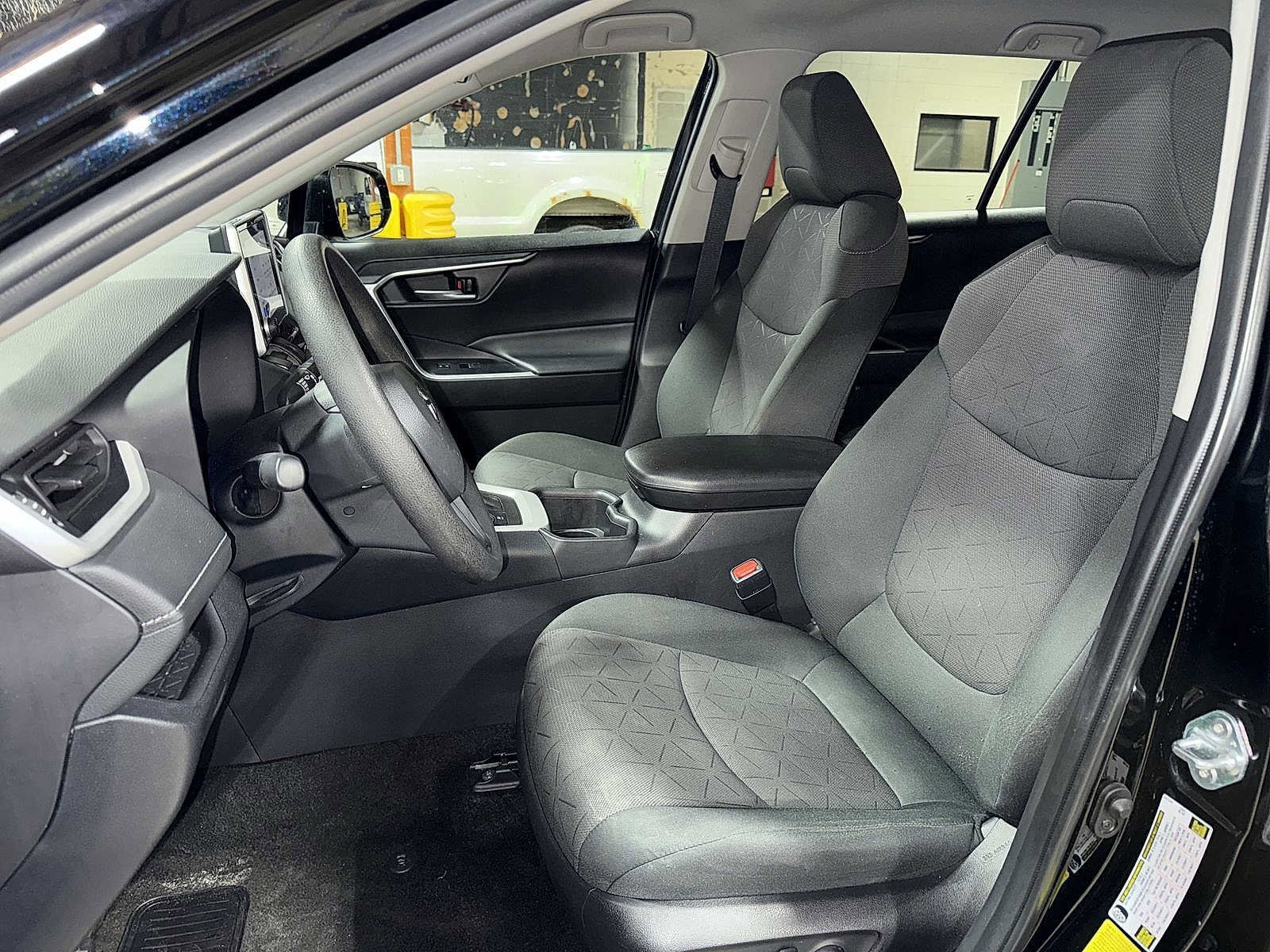 Thumbnail: 2024 Toyota RAV4 - 15