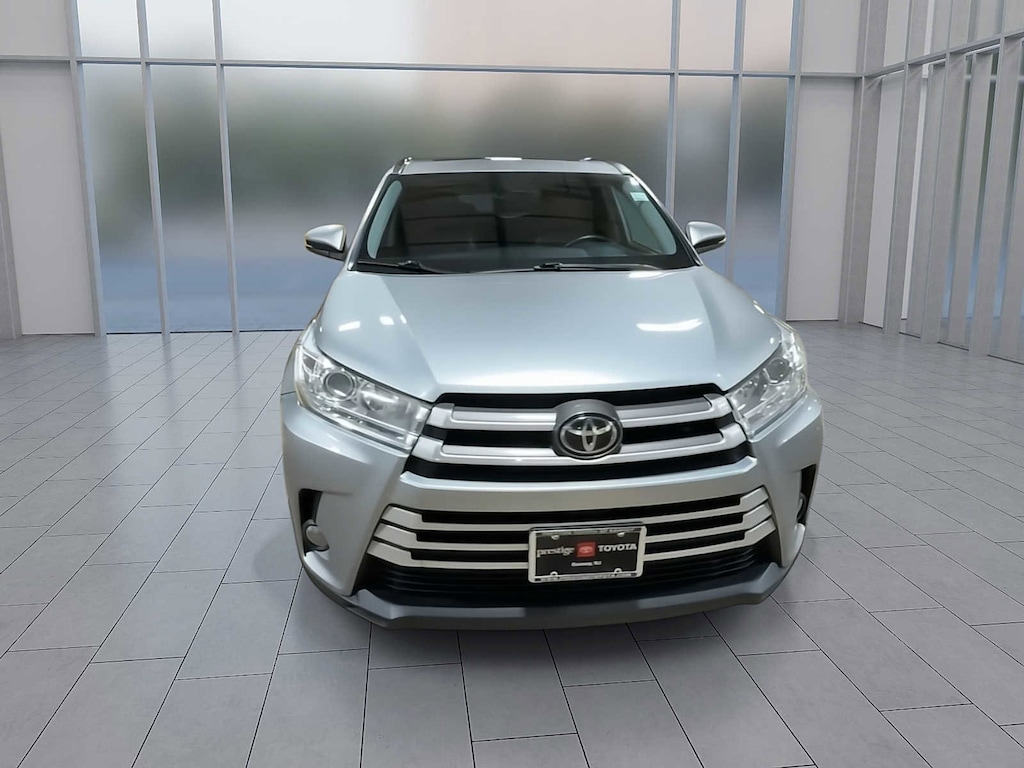 Used 2019 Toyota Highlander XLE V6 SUV