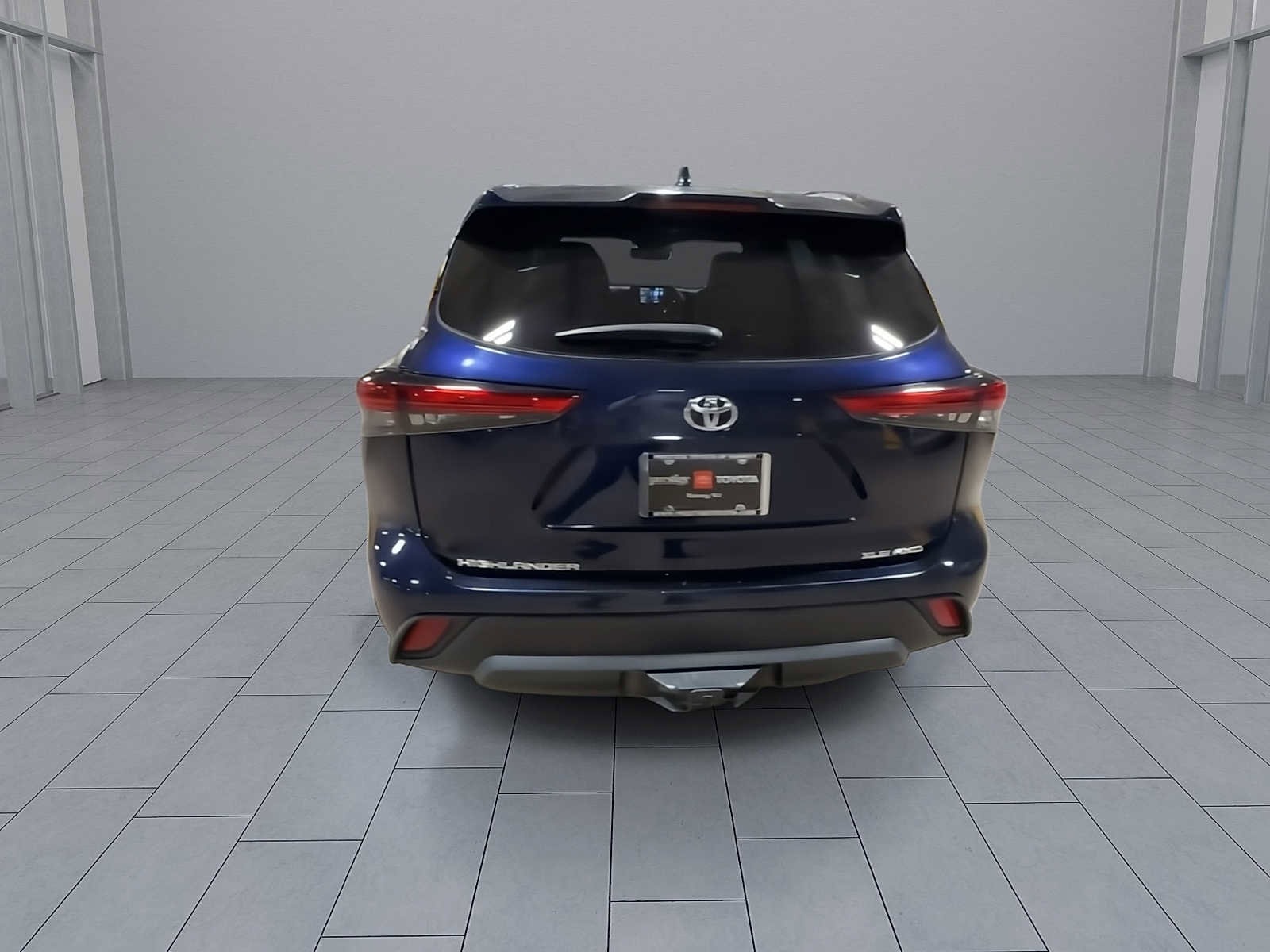 Thumbnail: 2022 Toyota Highlander - 7