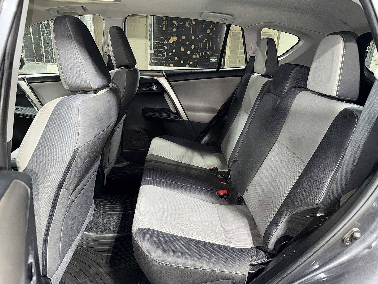 Thumbnail: 2014 Toyota RAV4 - 17