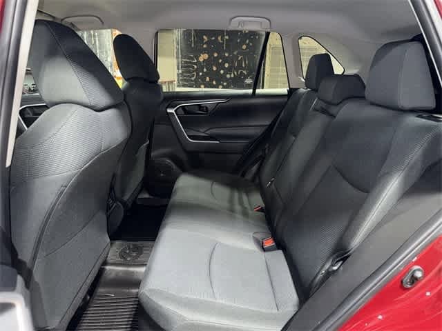 2022 Toyota RAV4 LE 17