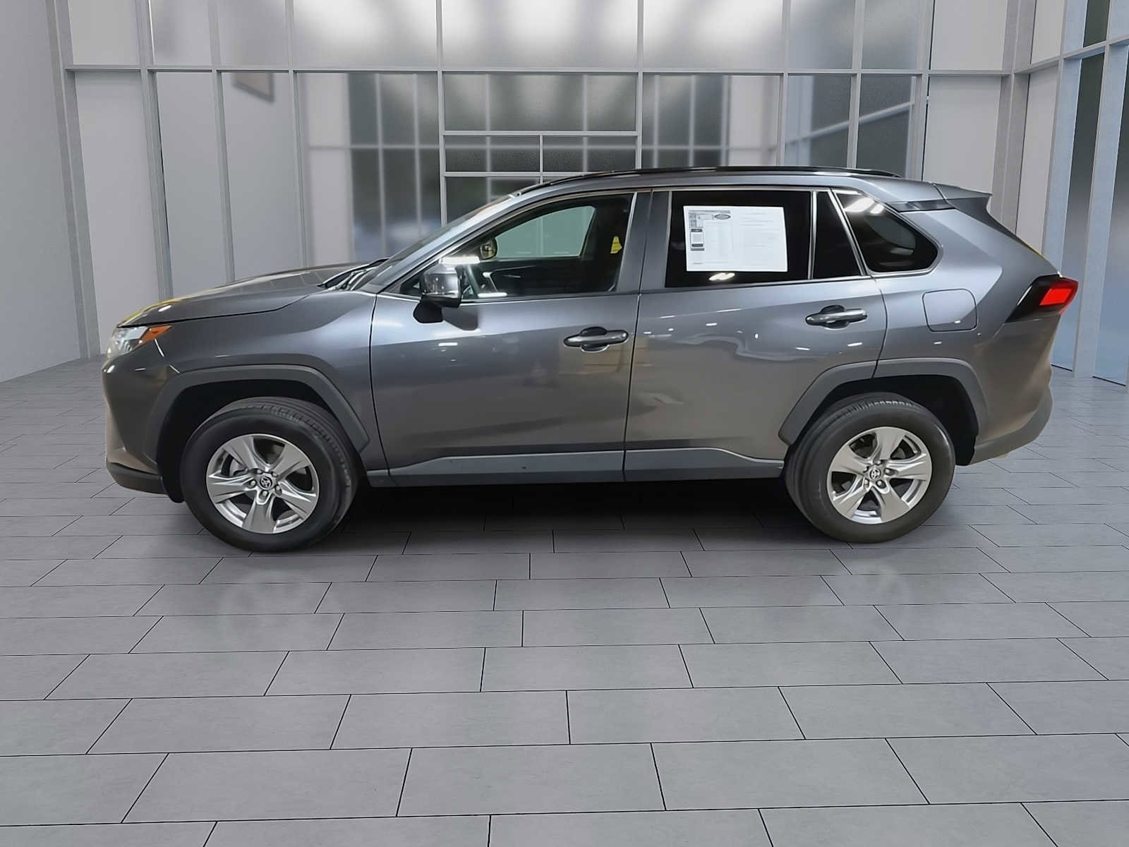 Thumbnail: 2022 Toyota RAV4 - 5