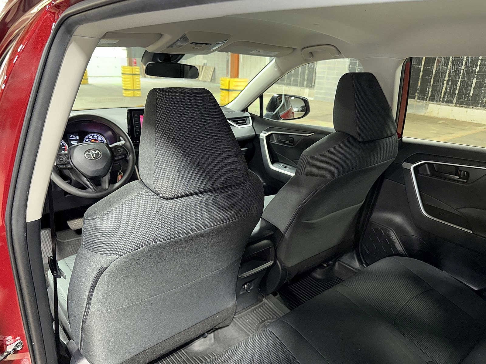 Thumbnail: 2020 Toyota RAV4 - 26