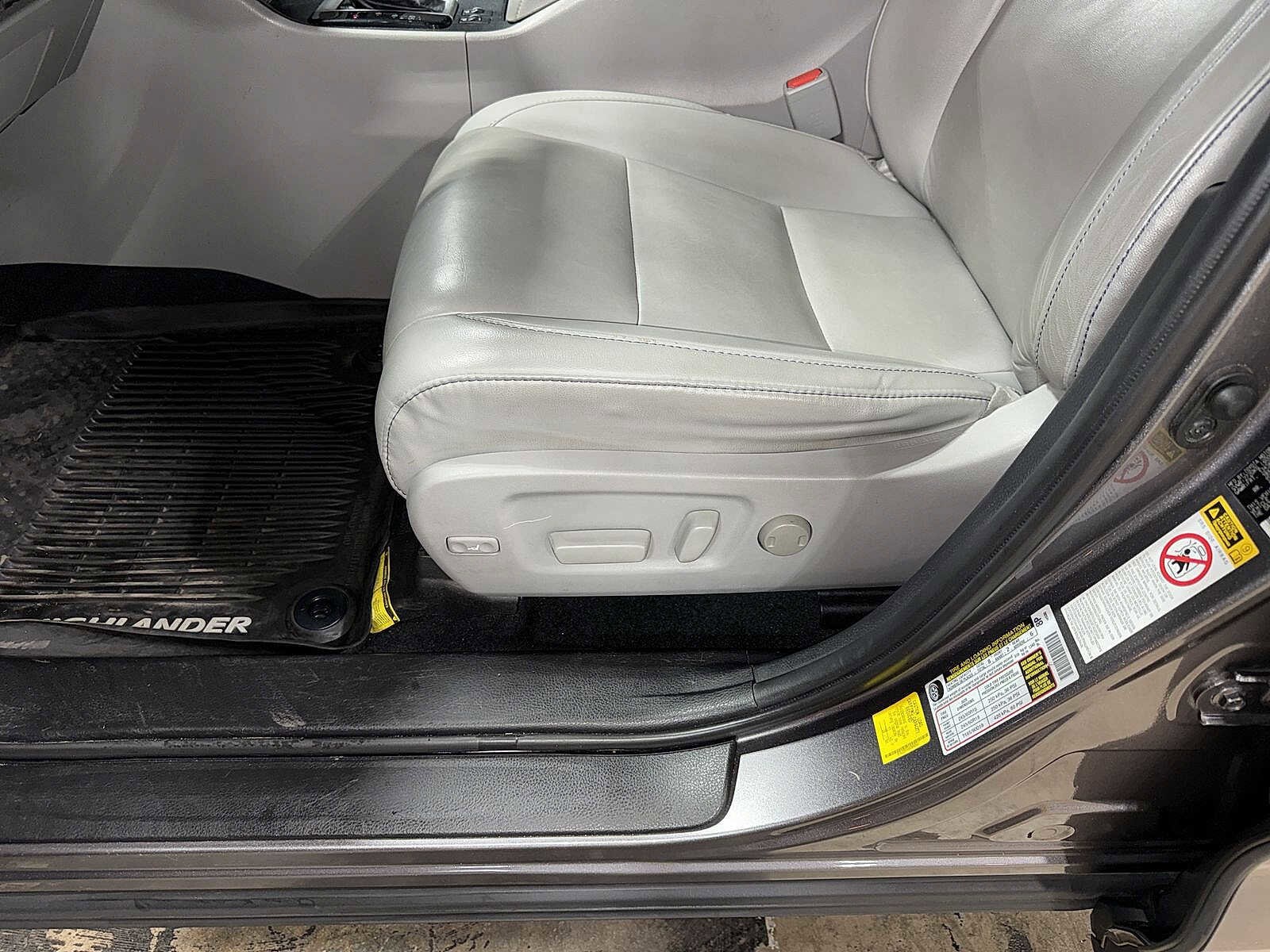 Thumbnail: 2019 Toyota Highlander - 24